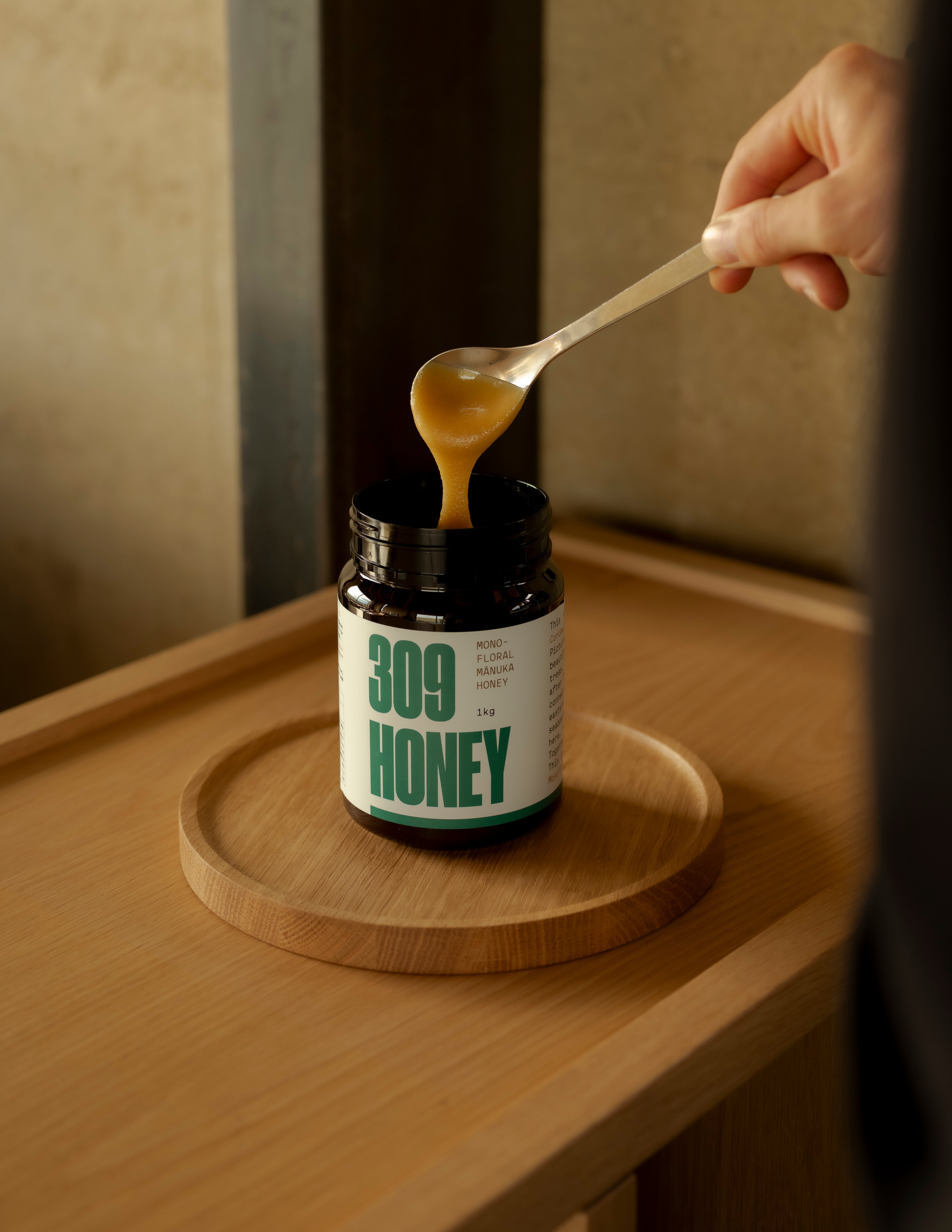 Classic Raw Mānuka Honey 100 + MGO